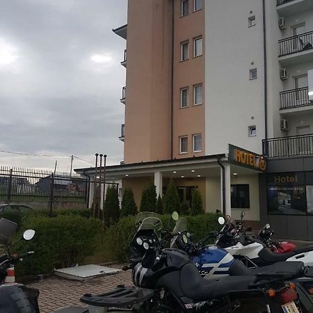 Hotel Rio Pristina Extérieur photo
