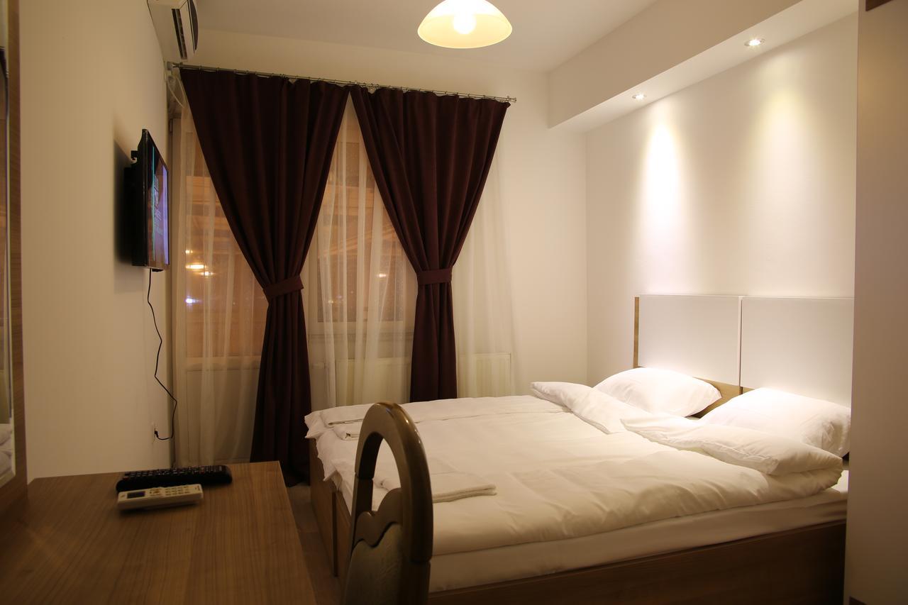 Hotel Rio Pristina Extérieur photo