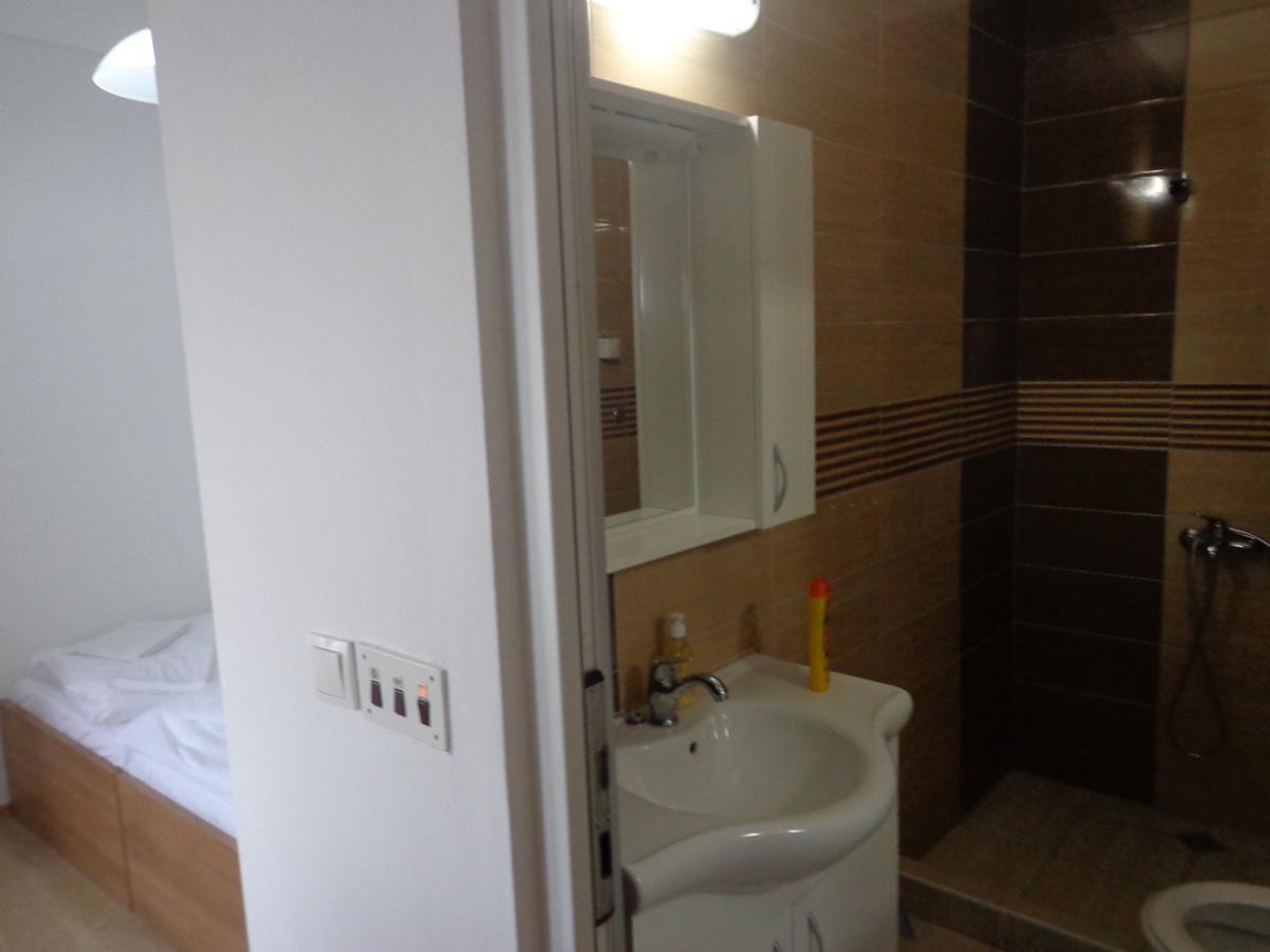 Hotel Rio Pristina Extérieur photo