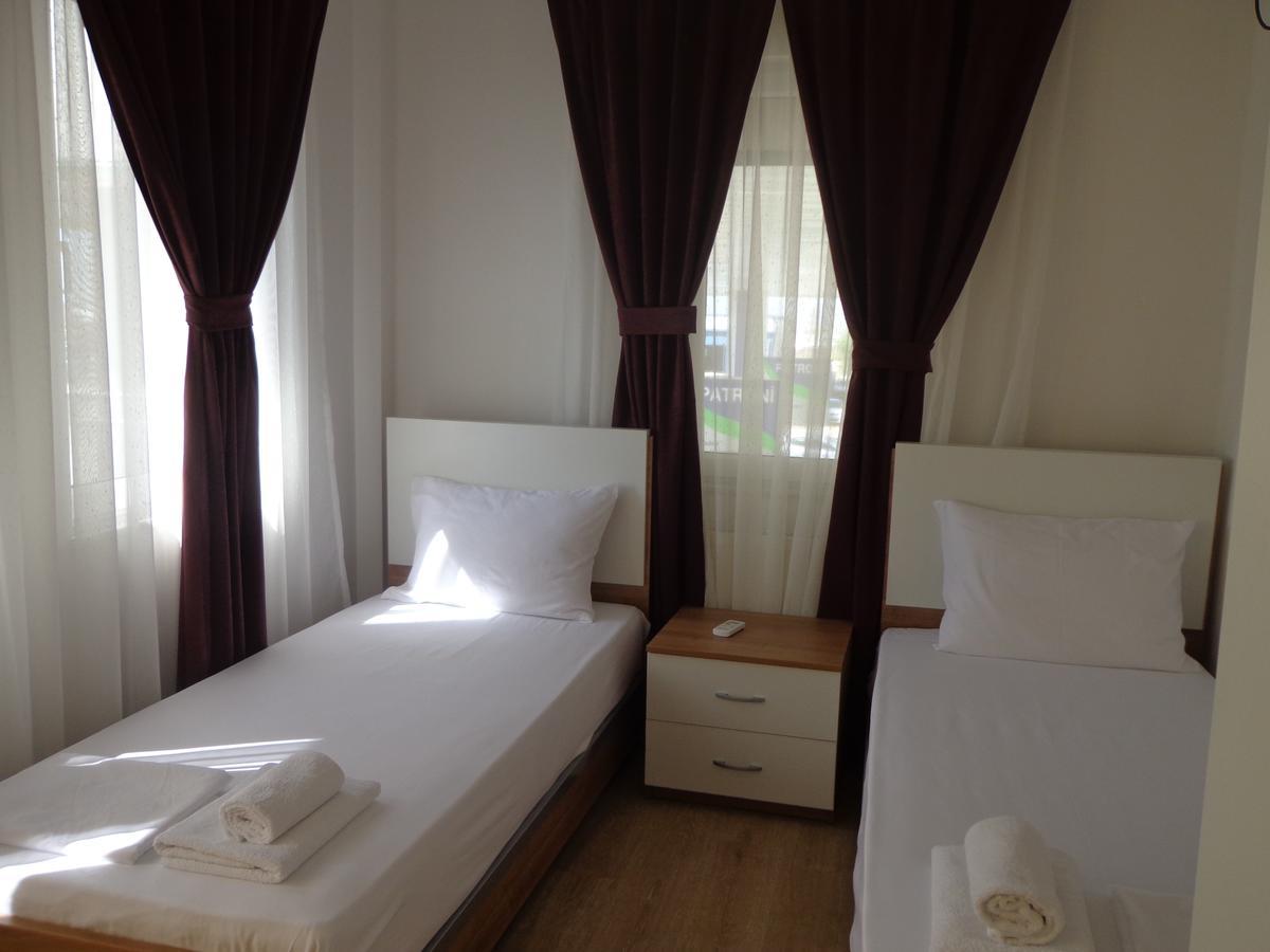 Hotel Rio Pristina Extérieur photo