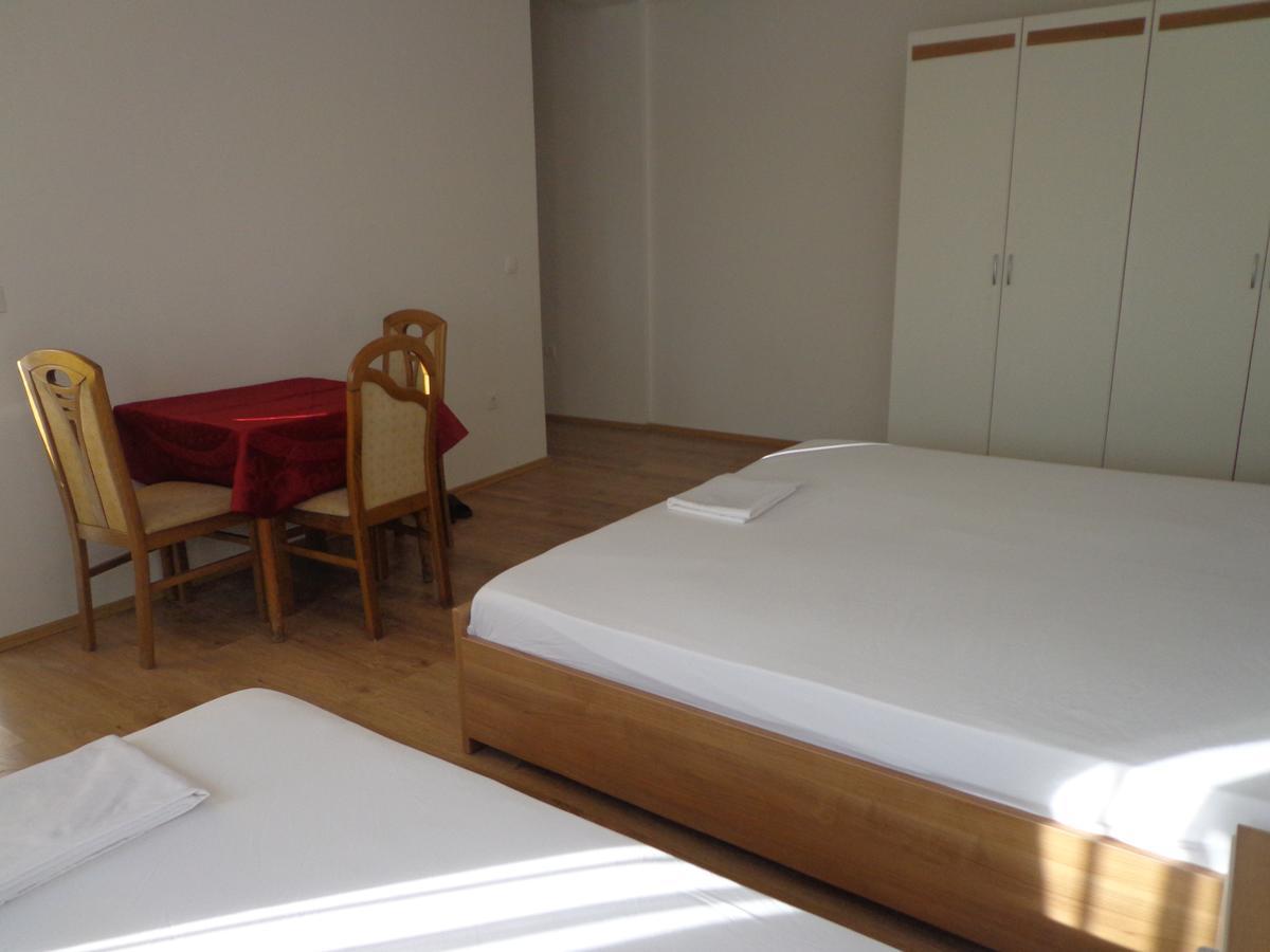 Hotel Rio Pristina Extérieur photo