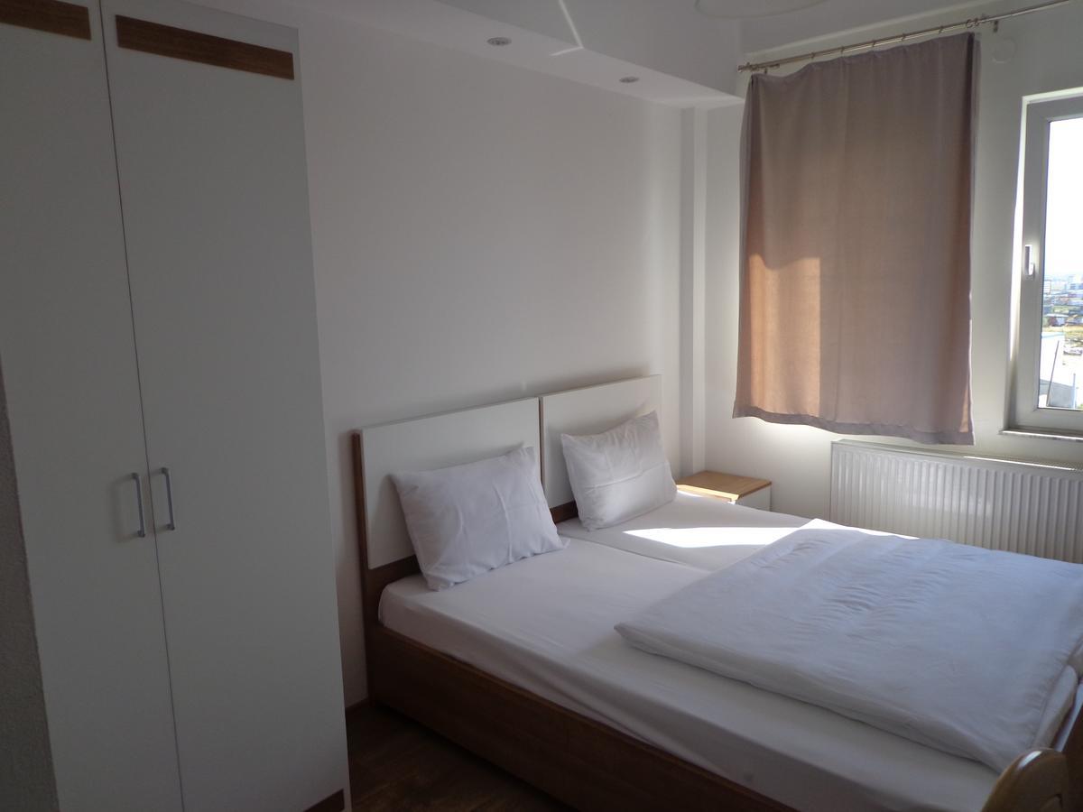 Hotel Rio Pristina Extérieur photo