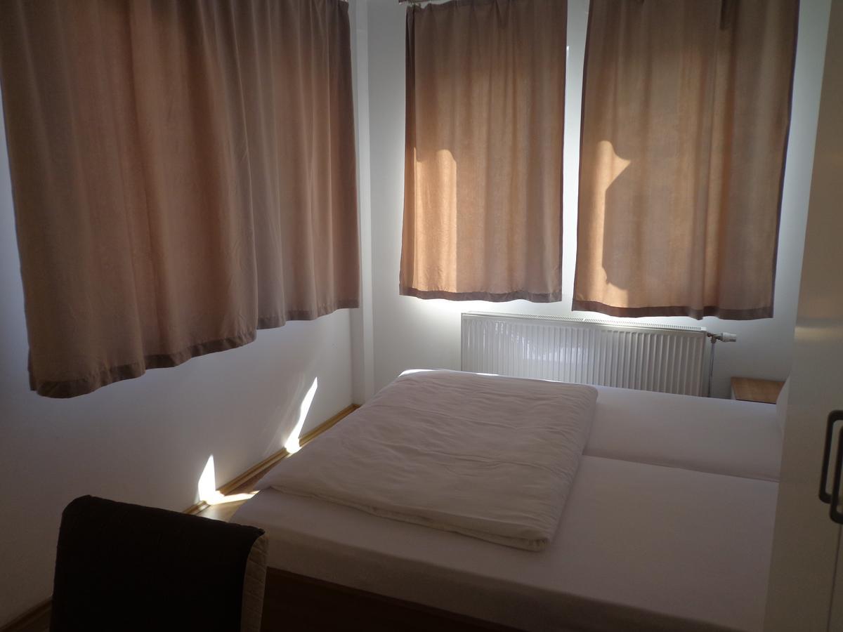 Hotel Rio Pristina Extérieur photo